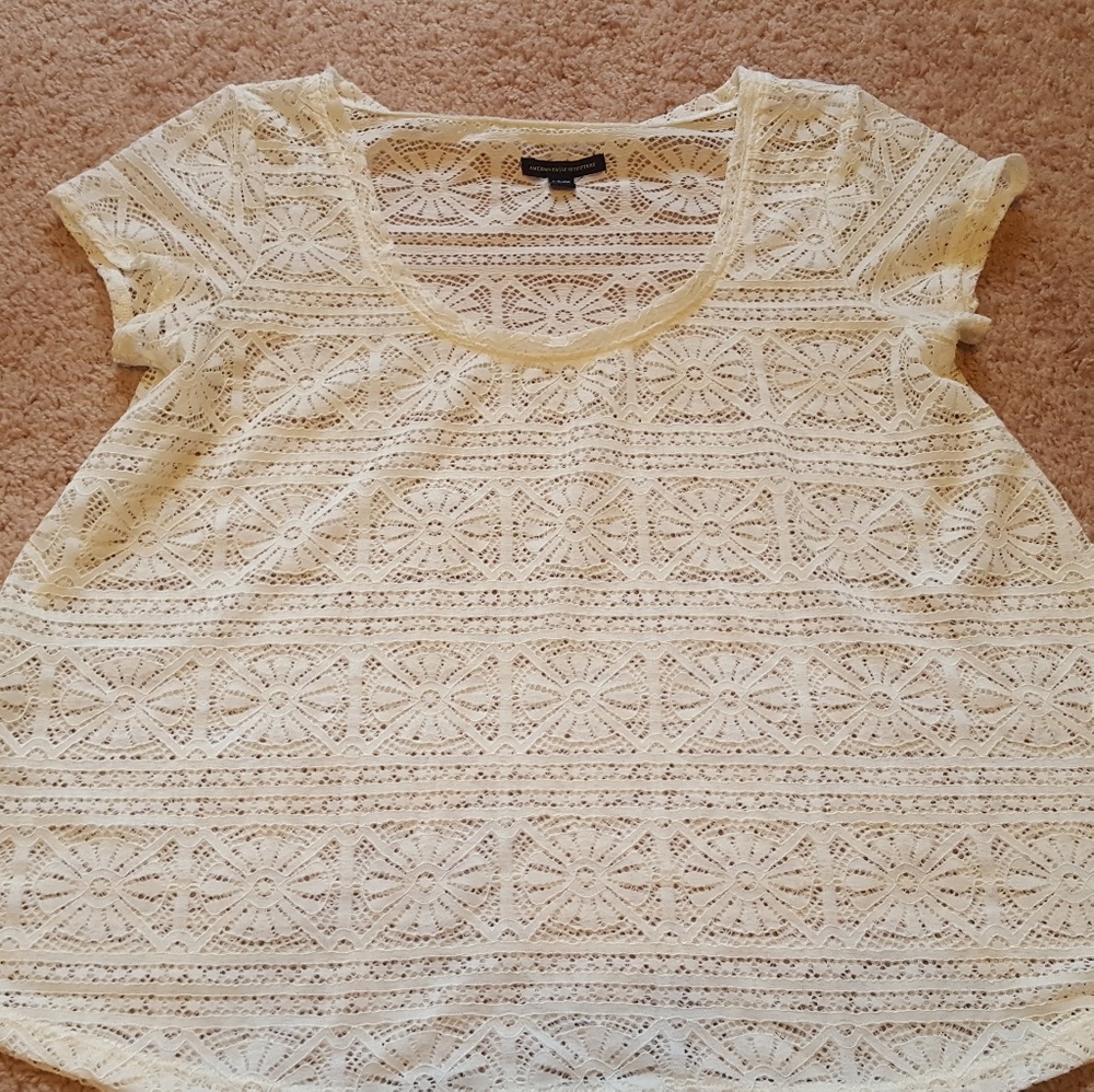 American Eagle lace short sleve shirt